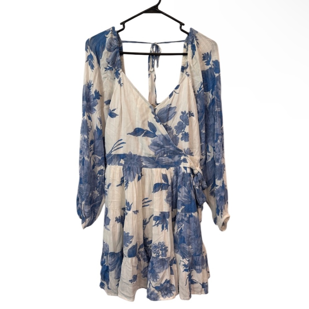 American Eagle Outfitters White and Blue Floral Dress